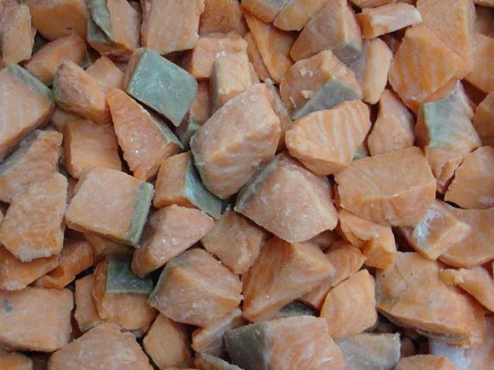 Salmon fillet cubes 3-5cm iqf - Click Image to Close